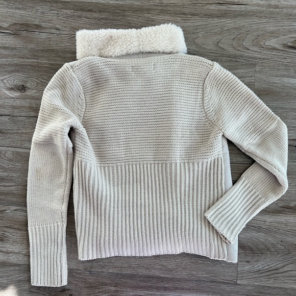 Philosophy Jacket- cream with faux fur collar - Picture 5 of 7